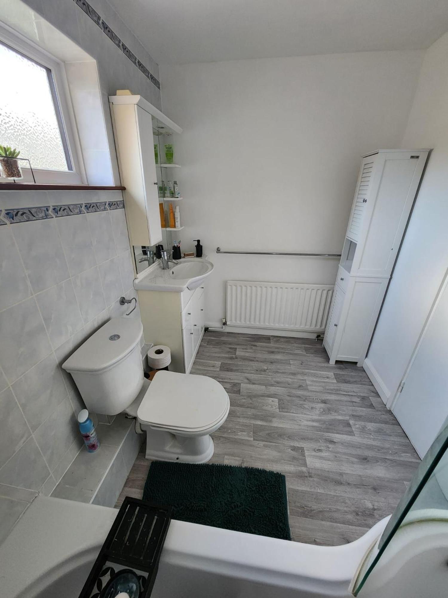 Double Room In Crawley,Gatwick,West Sussex Ifield Bagian luar foto