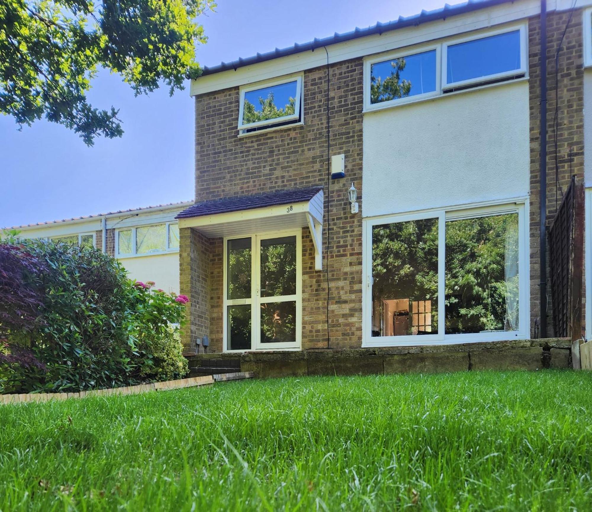 Double Room In Crawley,Gatwick,West Sussex Ifield Bagian luar foto
